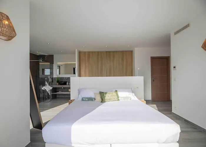 Ivona - De Luxe Avec Piscine Chauffée à Santa-giulia Porto Vecchio