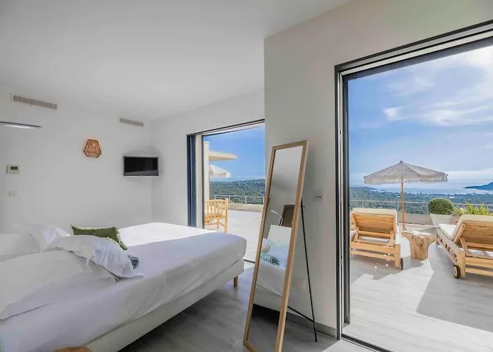 Ivona - De Luxe Avec Piscine Chauffée à Santa-giulia * Porto Vecchio