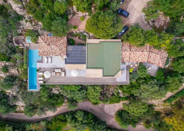 Villa Ivona - De Luxe Avec Piscine Chauffée à Santa-giulia *