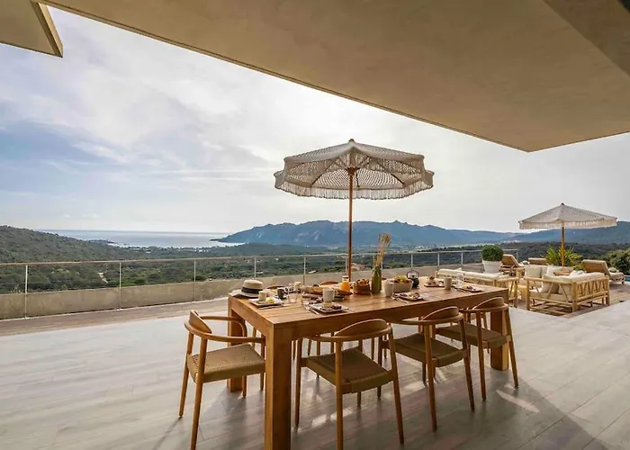 Ivona - De Luxe Avec Piscine Chauffée à Santa-giulia