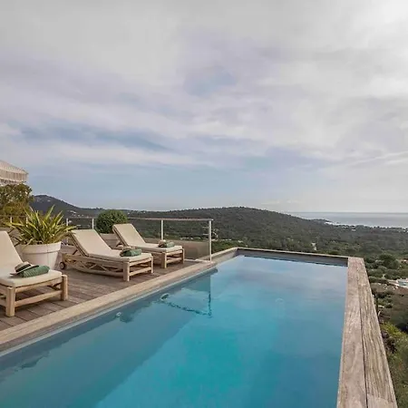 Ivona - De Luxe Avec Piscine Chauffee A Santa-giulia 维琪奥港