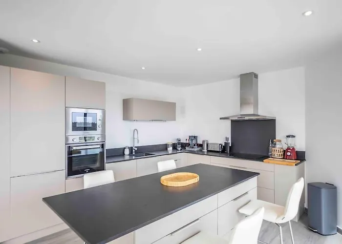 Ivona - De Luxe Avec Piscine Chauffee A Santa-giulia * Porto-Vecchio (Corsica)