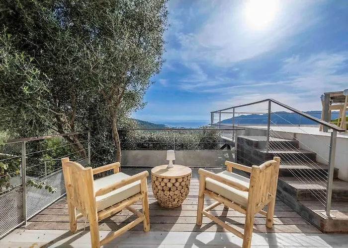 Ivona - De Luxe Avec Piscine Chauffee A Santa-giulia