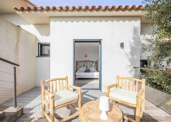 Ivona - De Luxe Avec Piscine Chauffee A Santa-giulia Villa