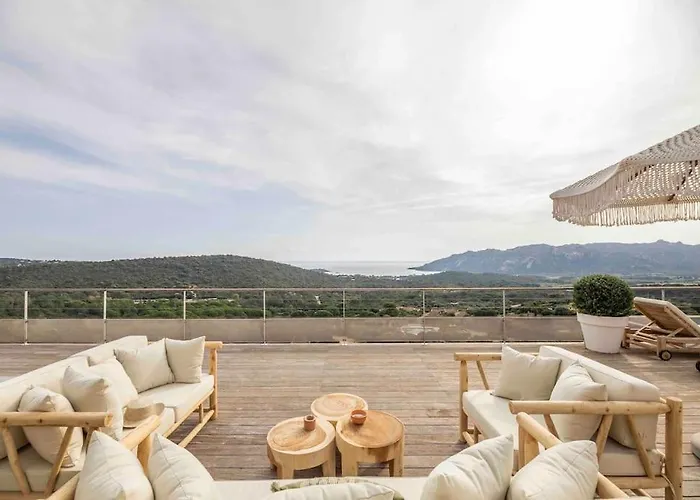 Ivona - De Luxe Avec Piscine Chauffee A Santa-giulia *